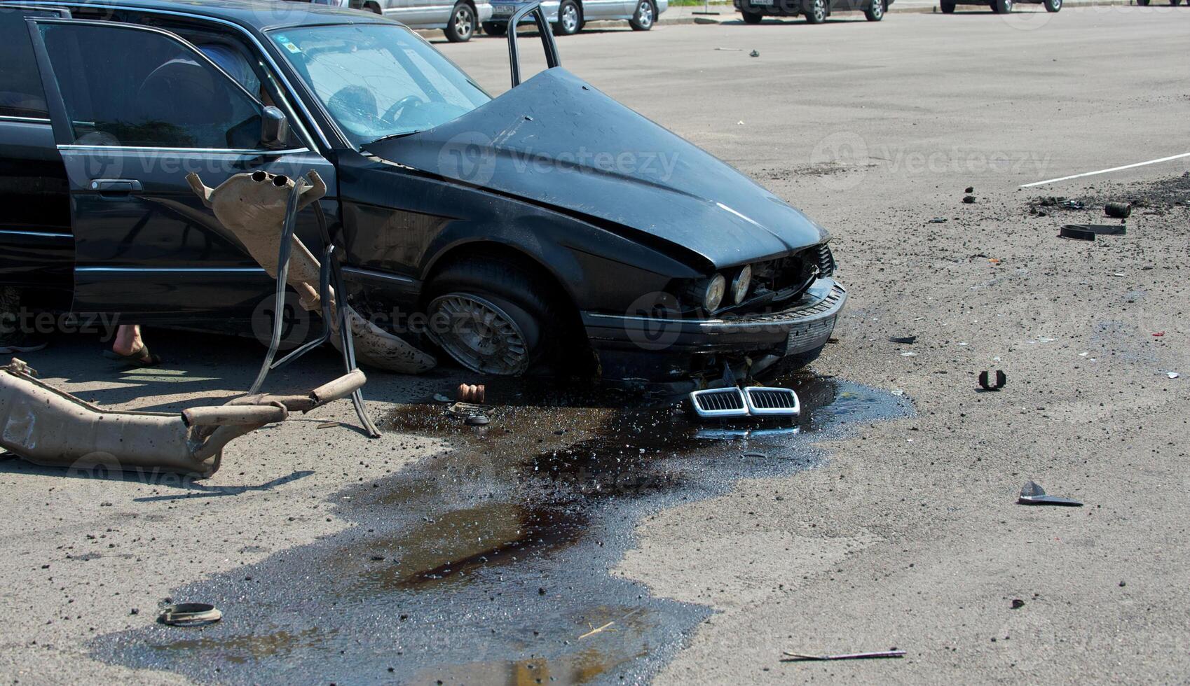 Full crashed car photo
