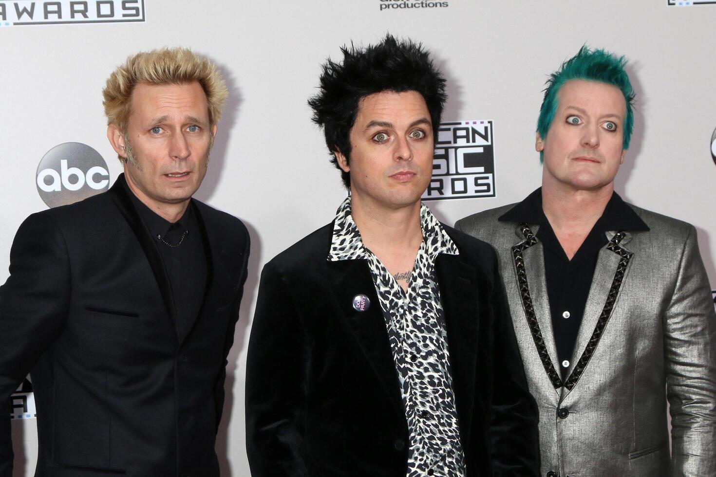 LOS ANGELES - NOV 20  Mike Dirnt, Billie Joe Armstrong, Tr Cool, Green Day at the 2016 American Music Awards at Microsoft Theater on November 20, 2016 in Los Angeles, CA photo