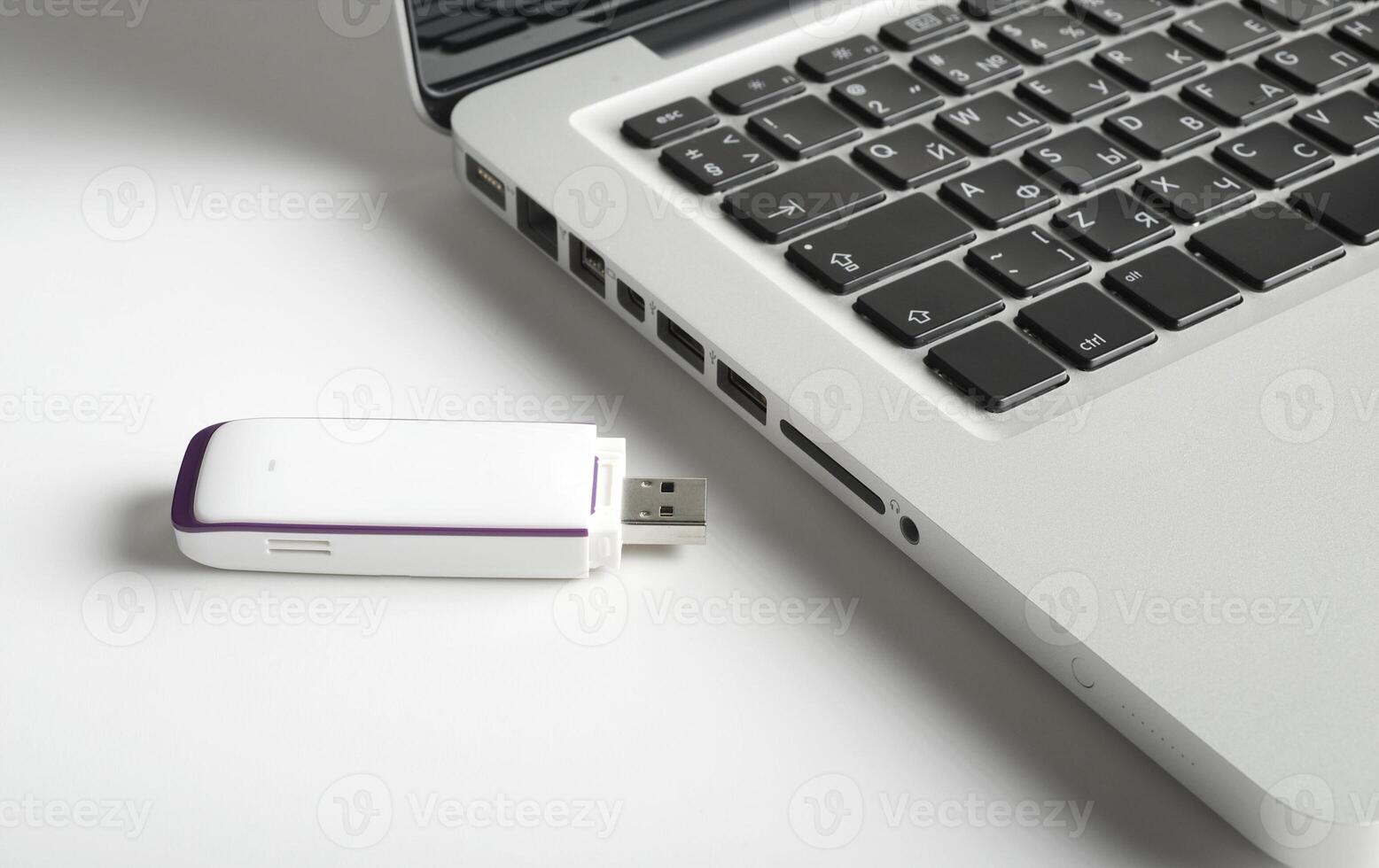 usb 3g modem for wireless internet photo