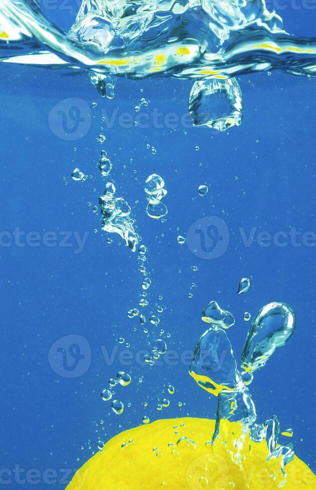 Lemon in water photo