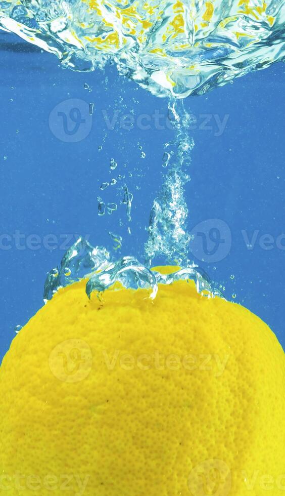 Lemon in water photo