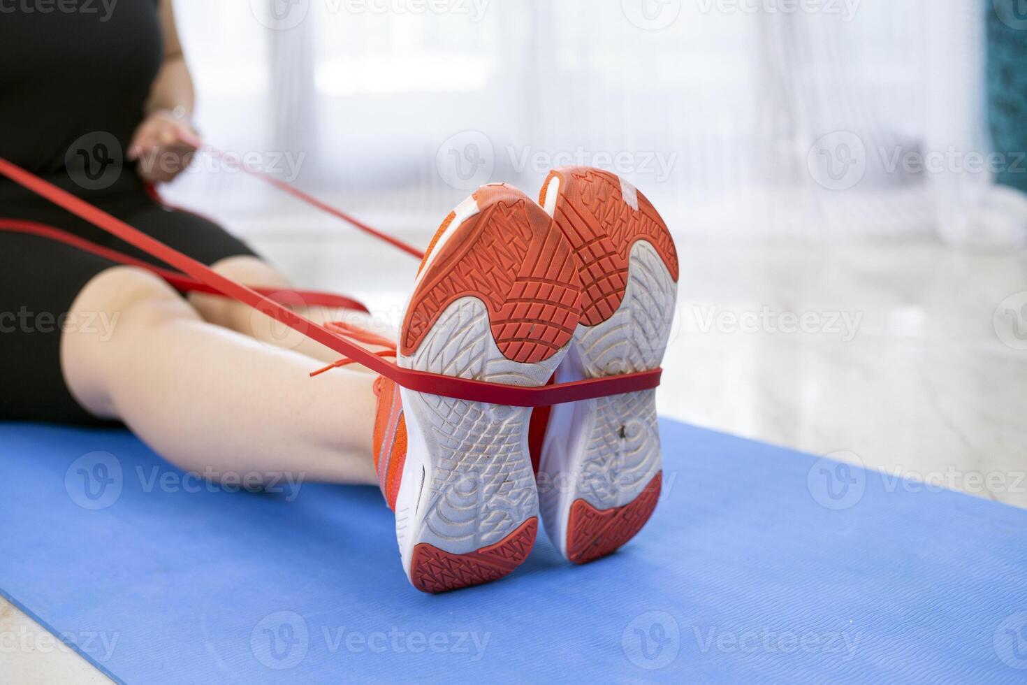 Focus On Virtual Trainer Leg Stretching Resistance Band photo