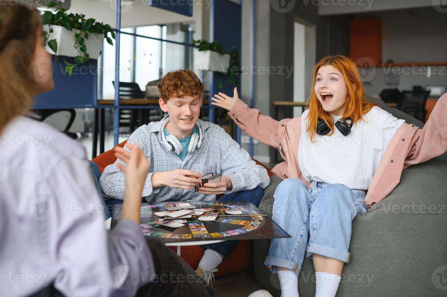 Happy Friends play board game photo