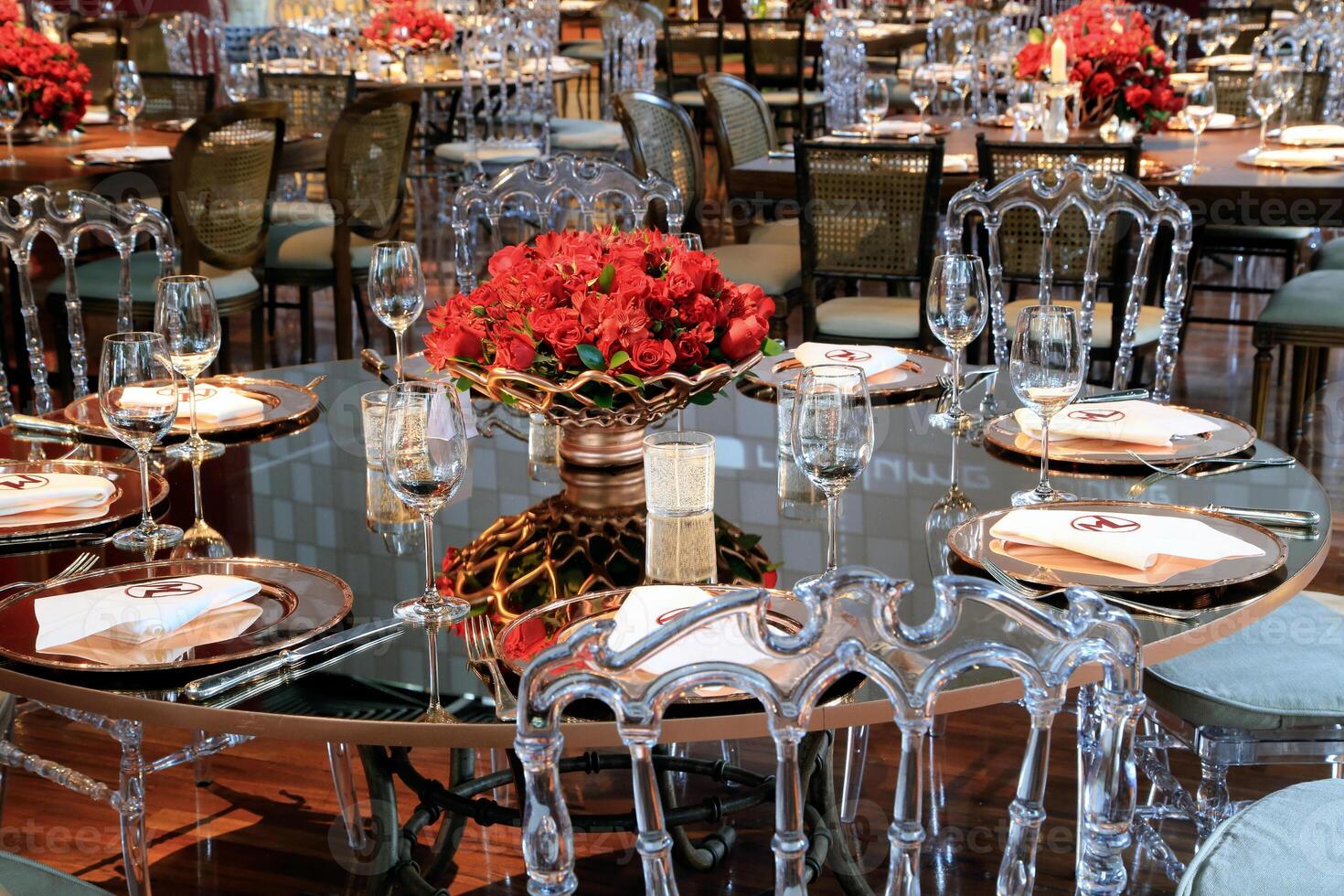 sophisticated wedding party in shades of red photo