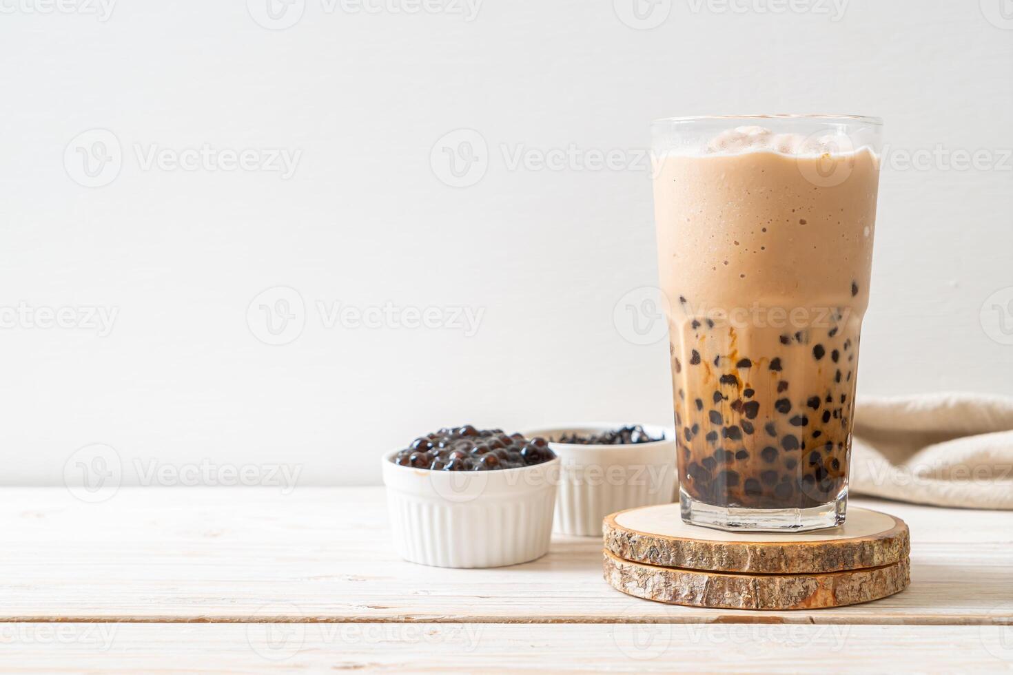 Taiwan milk tea with bubbles photo