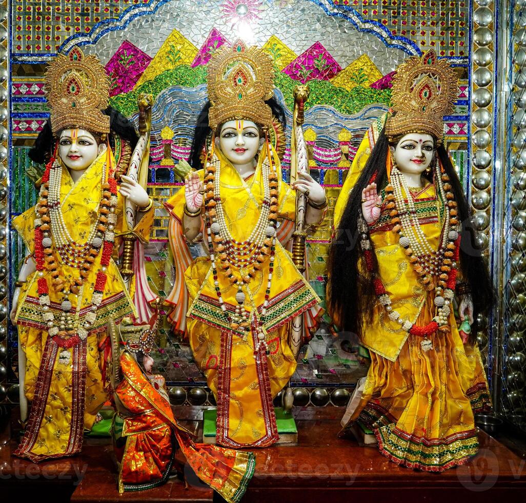 statue of ram sita and laxman image photo