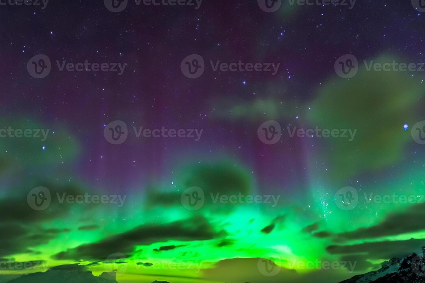 Beautiful Aurora Nature's Dazzling Light Show Paints the Night Sky with Magnificent Colors, Enthralling Spectators Worldwide in Awe photo
