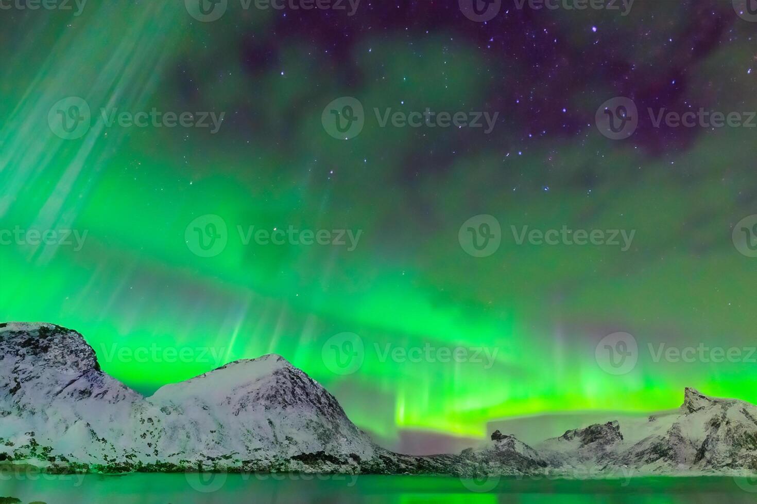 Beautiful Aurora Nature's Dazzling Light Show Paints the Night Sky with Magnificent Colors, Enthralling Spectators Worldwide in Awe photo
