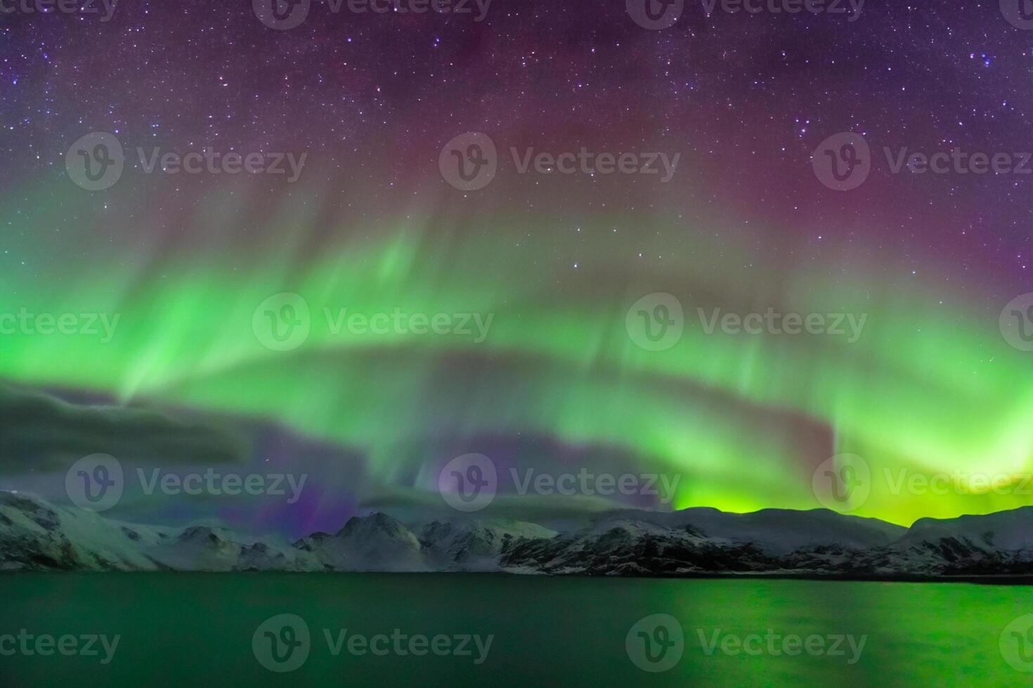 Beautiful Aurora Nature's Dazzling Light Show Paints the Night Sky with Magnificent Colors, Enthralling Spectators Worldwide in Awe photo