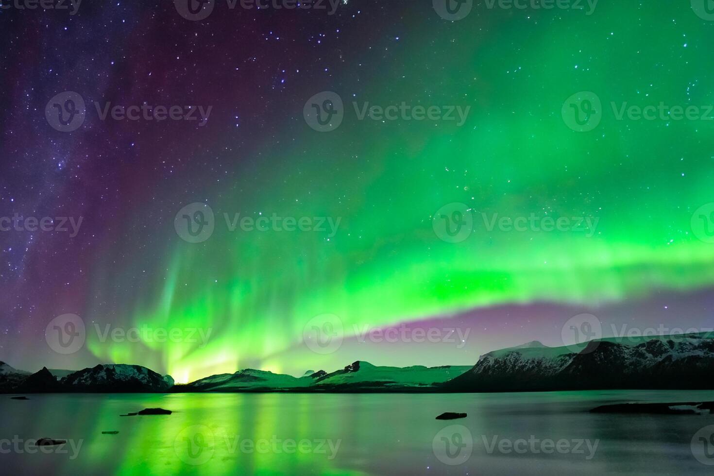 Beautiful Aurora Nature's Dazzling Light Show Paints the Night Sky with Magnificent Colors, Enthralling Spectators Worldwide in Awe photo