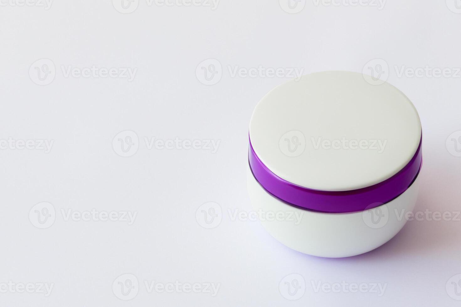 Exquisite Showcase Beautiful Mockup Cosmetic Packaging, A Perfect Blend of Style and Elegance in Design photo