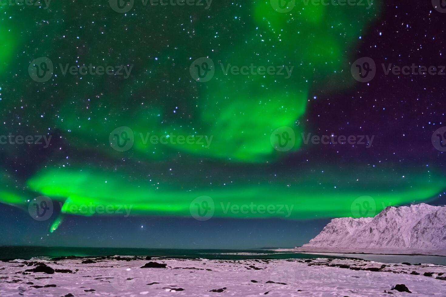 Beautiful Aurora Nature's Dazzling Light Show Paints the Night Sky with Magnificent Colors, Enthralling Spectators Worldwide in Awe photo