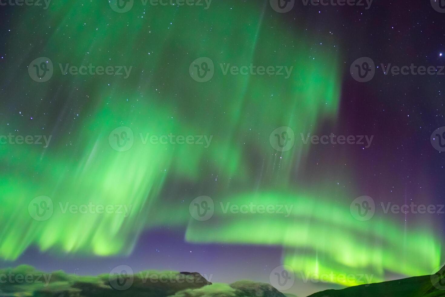 Beautiful Aurora Nature's Dazzling Light Show Paints the Night Sky with Magnificent Colors, Enthralling Spectators Worldwide in Awe photo