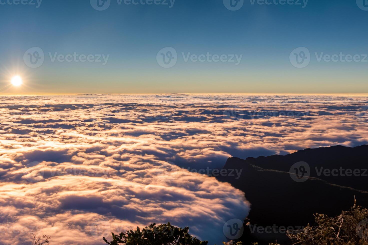 Majestic Sunrise Beautiful Clouds Over the Mountains Create a Harmonious Atmosphere, Painting a Serene and Majestic Scene of Natural Beauty photo