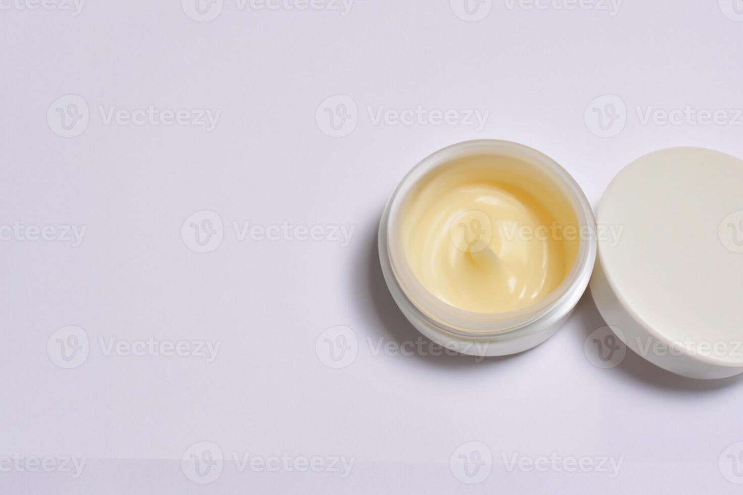 Exquisite Showcase Beautiful Mockup Cosmetic Packaging, A Perfect Blend of Style and Elegance in Design photo