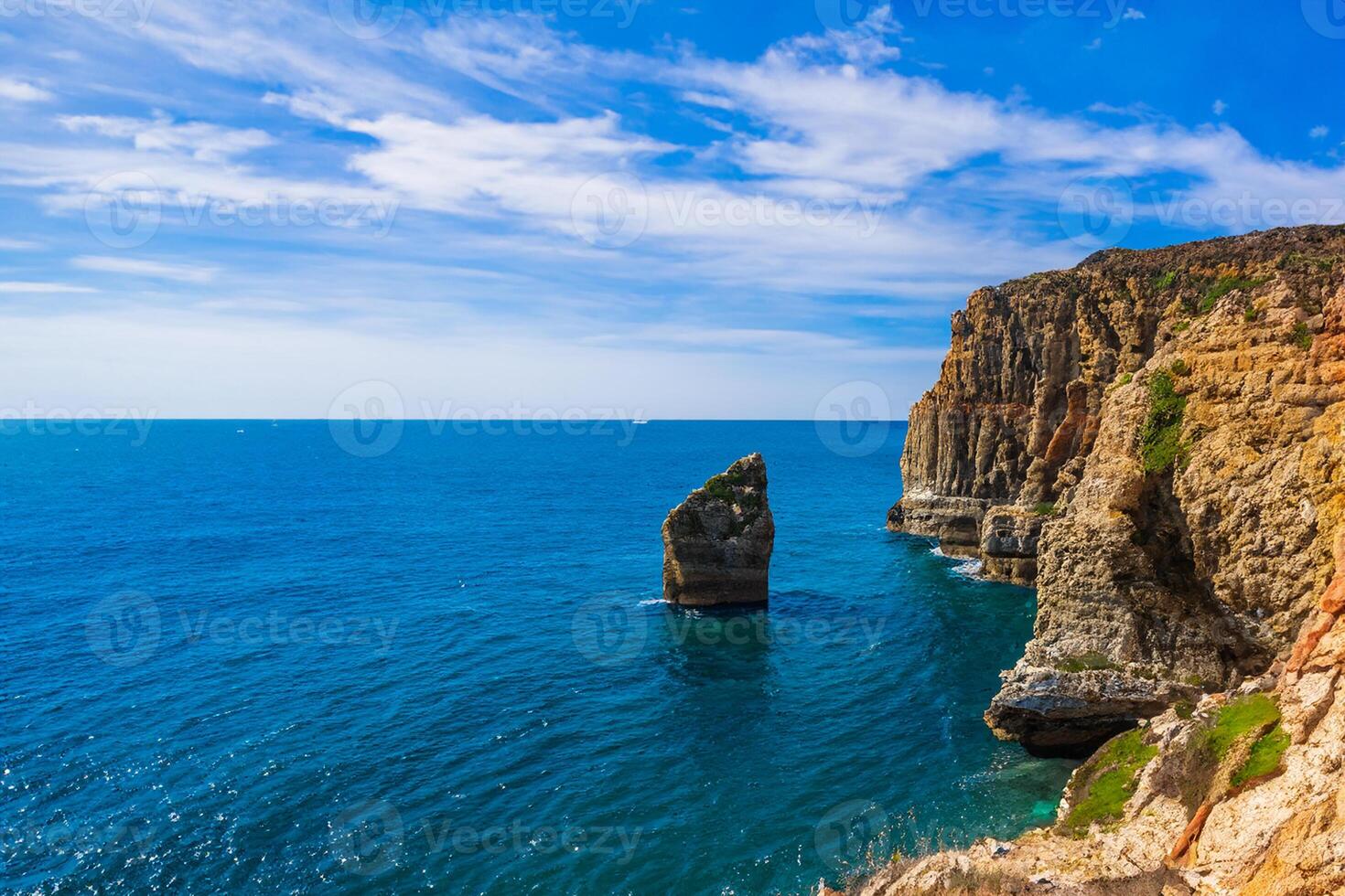 Majestic Seascapes and the Grandeur of Beautiful Cliffs, Capturing Nature's Magnificence in Breathtaking Coastal Views and Inspiring Awe in Every Frame photo