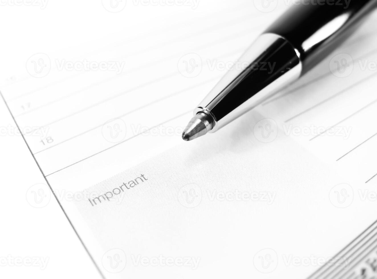 important note to remember - notes, notebooks, study and learning styled concept photo