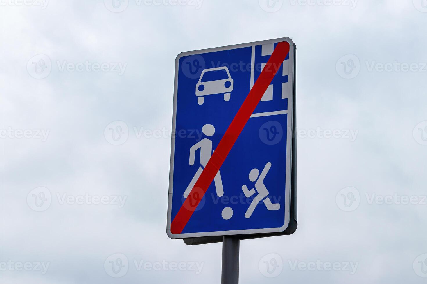 Residential area end road sign. photo