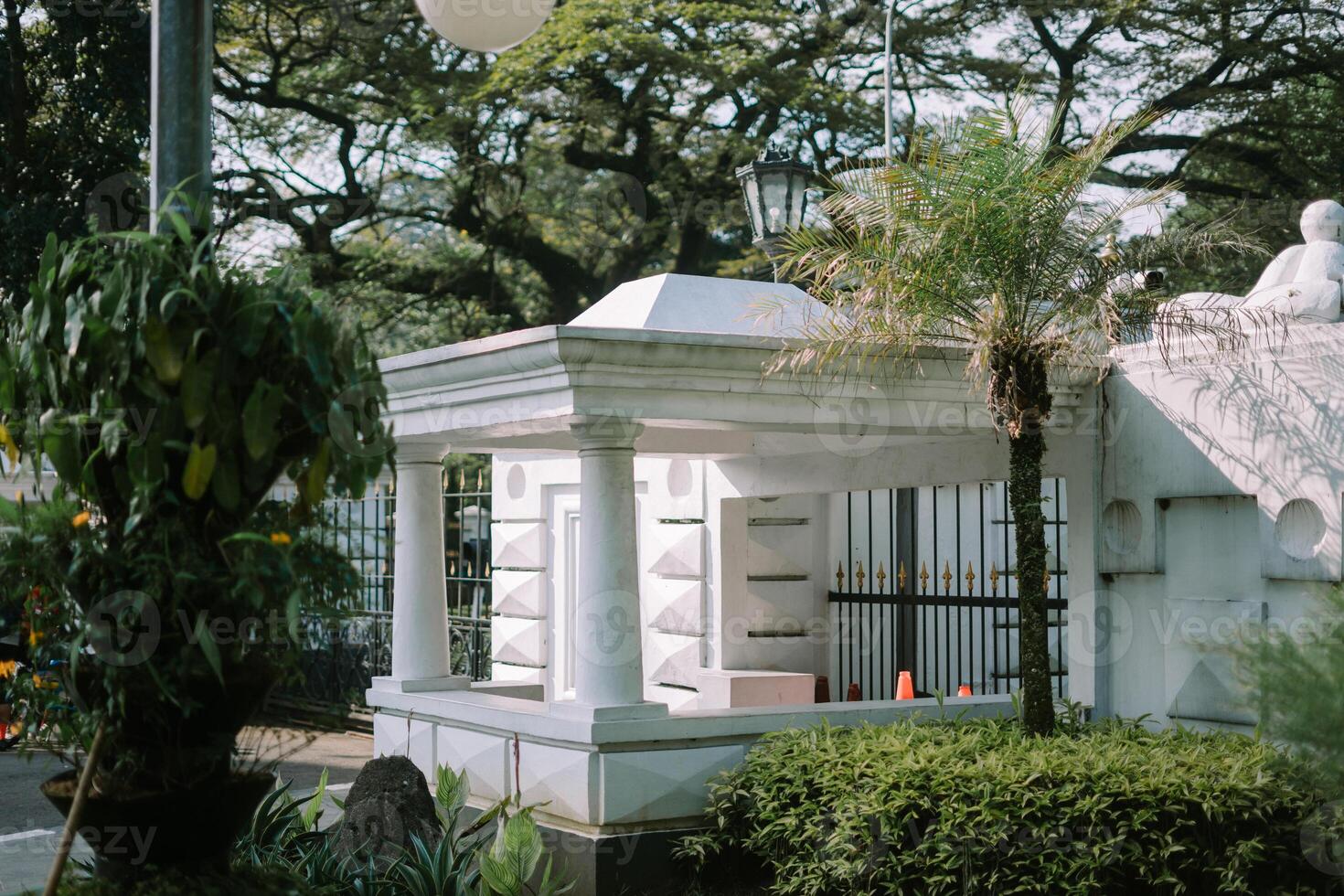 Luxurious guard post at the Presidential Palace, showcasing elegant design and meticulous security photo