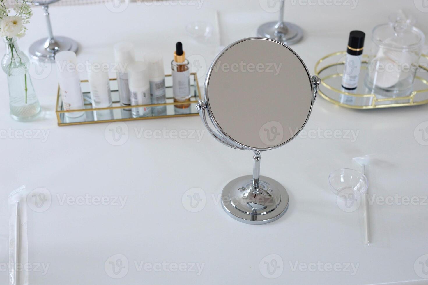 Mirrors and cosmetics for cosmetologist's master class photo