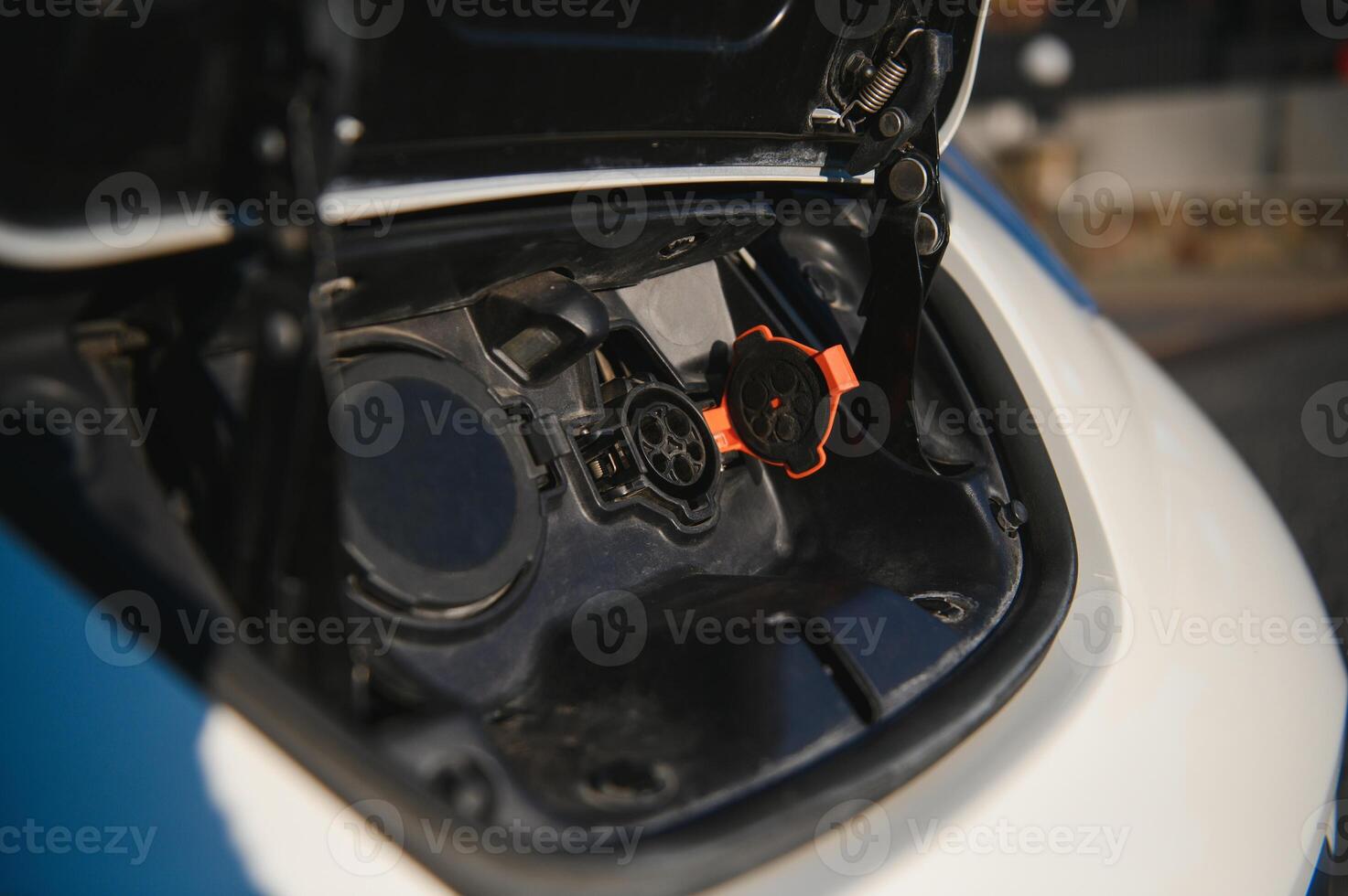 Electric Car Plug Fixing Hinged Lid Low Contact ,EV connector type 1 and charging photo