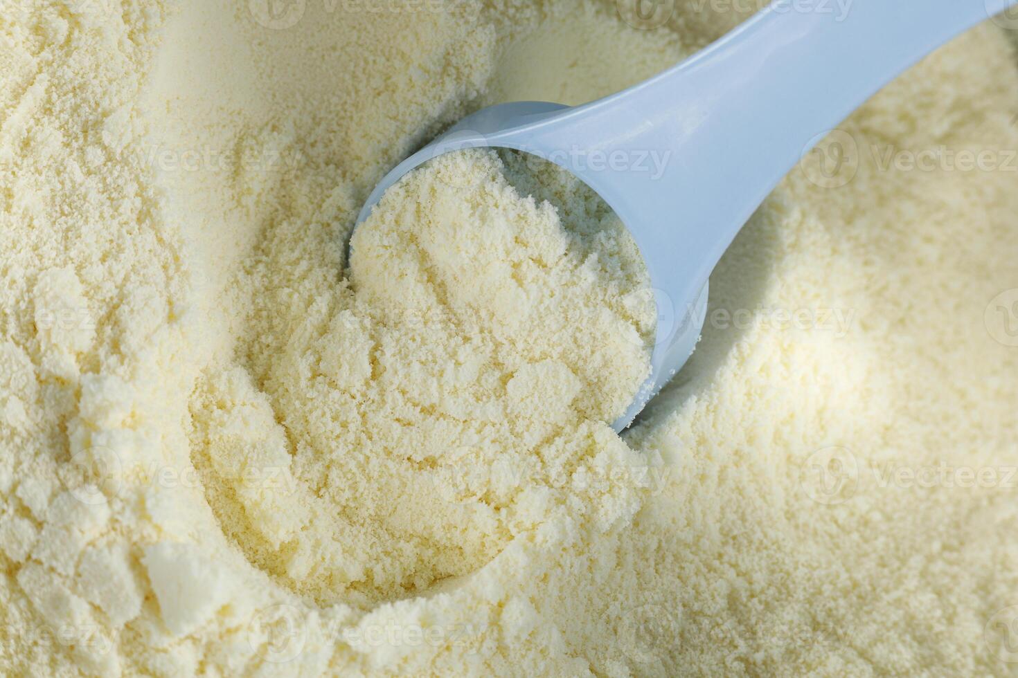 Yellow powder for children's nutrition in a jar. Sports nutrition - protein photo