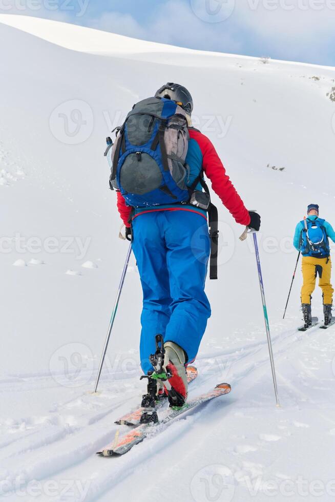 Pushing Limits on High. A Team of Experts Conquers the Backcountry photo