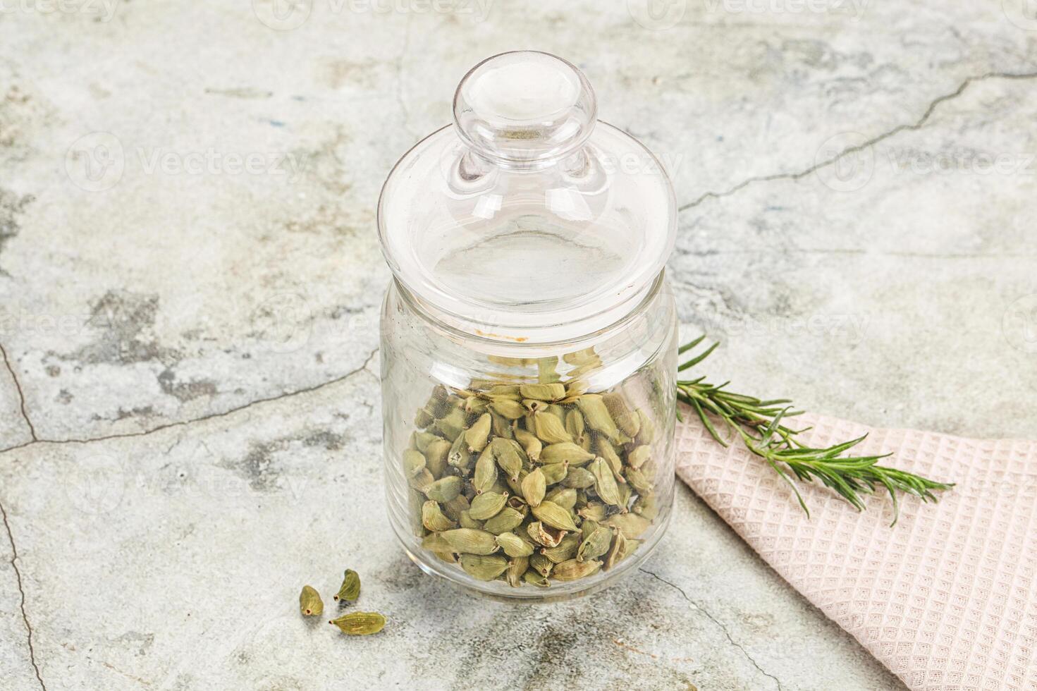Dry Cardamom - aroma seasoning flavour photo