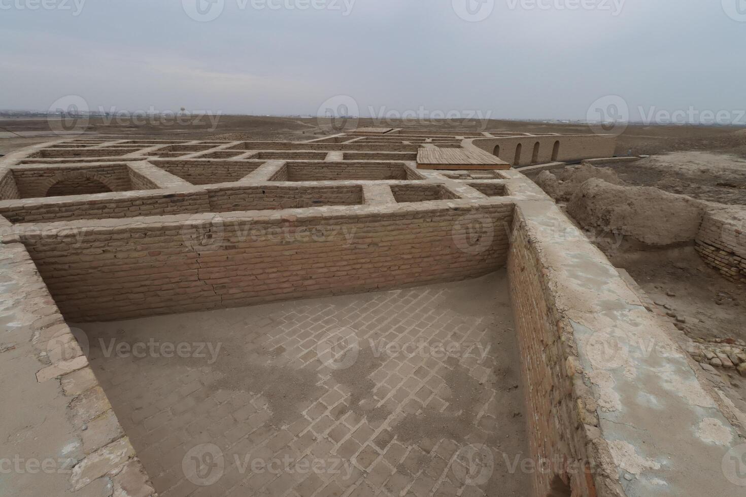 the house of prophet of god , abraham , pease be upon him , in the city of nasiriyah . with cloudy sky photo
