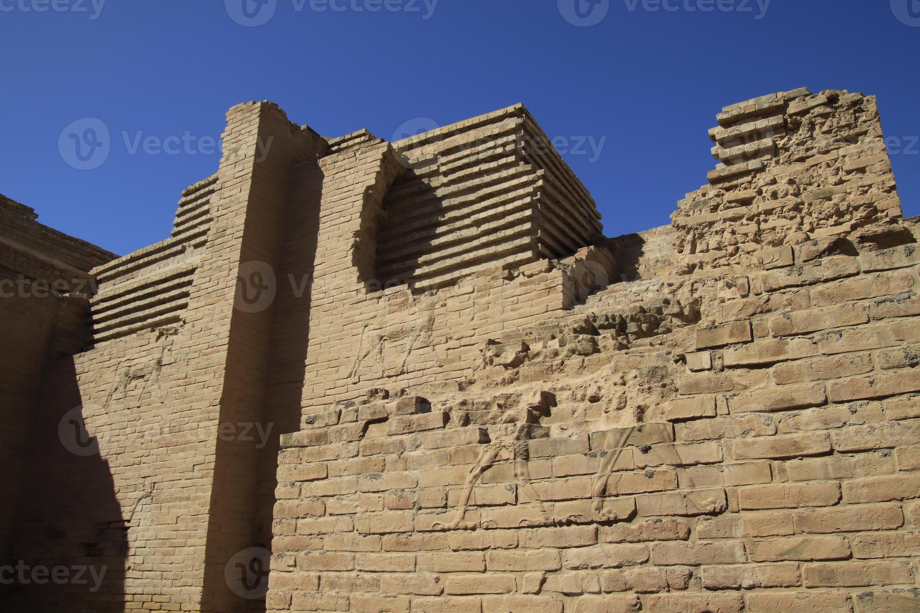 100 ancient ruins around the world