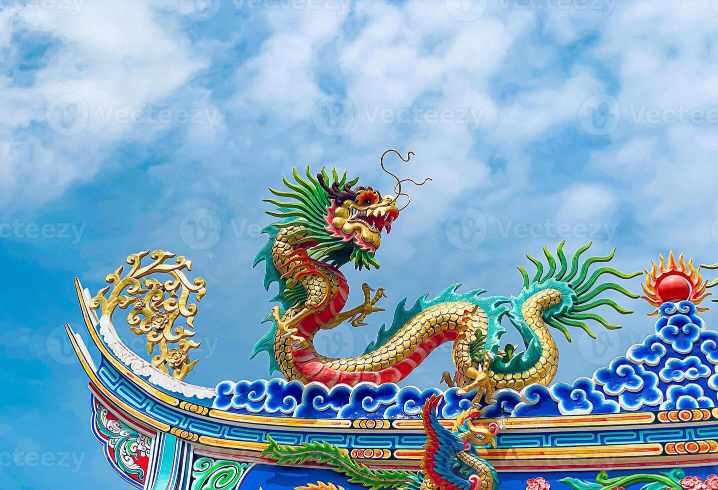 Dragon statue, dragon symbol, dragon Chinese, is a beautiful Thai and Chinese architecture of shrine, temple. A symbol of good luck and prosperity during the Chinese New Year celebrations. photo
