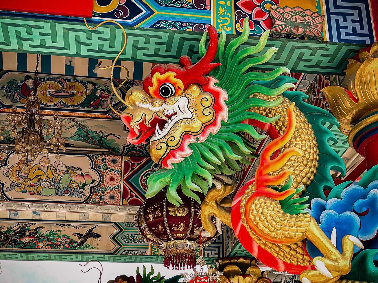 Dragon statue, dragon symbol, dragon Chinese, is a beautiful Thai and Chinese architecture of shrine, temple. A symbol of good luck and prosperity during the Chinese New Year celebrations. photo