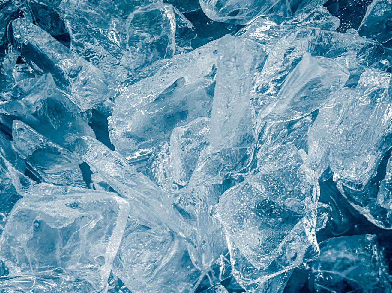 icecubes background,icecubes texture,icecubes wallpaper,ice helps to feel refreshed and cool water from the icecubes helps the water refresh your life and feel good.ice drinks for refreshment business photo