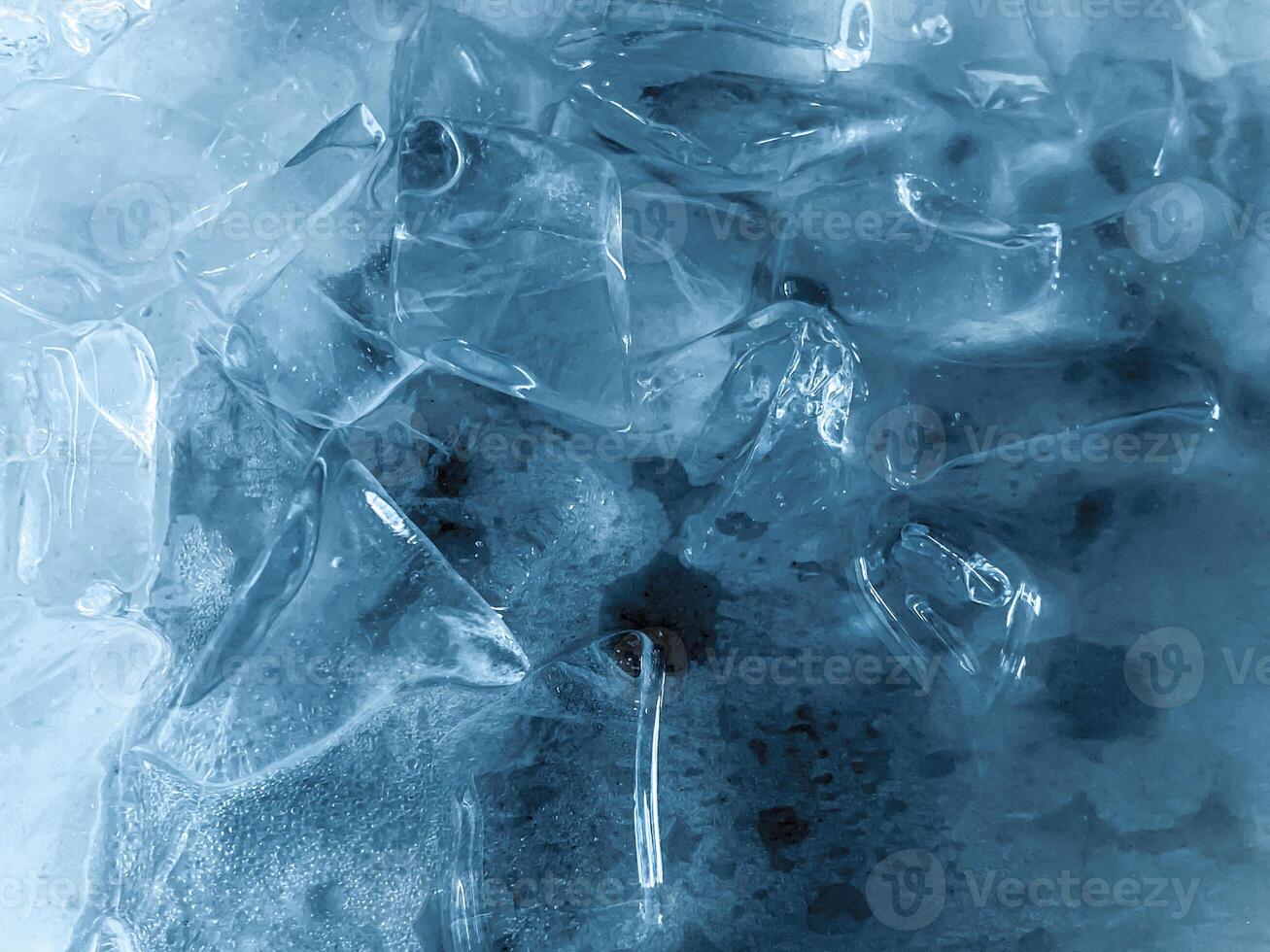 icecubes background,icecubes texture,icecubes wallpaper,ice helps to feel refreshed and cool water from the icecubes helps the water refresh your life and feel good.ice drinks for refreshment business photo
