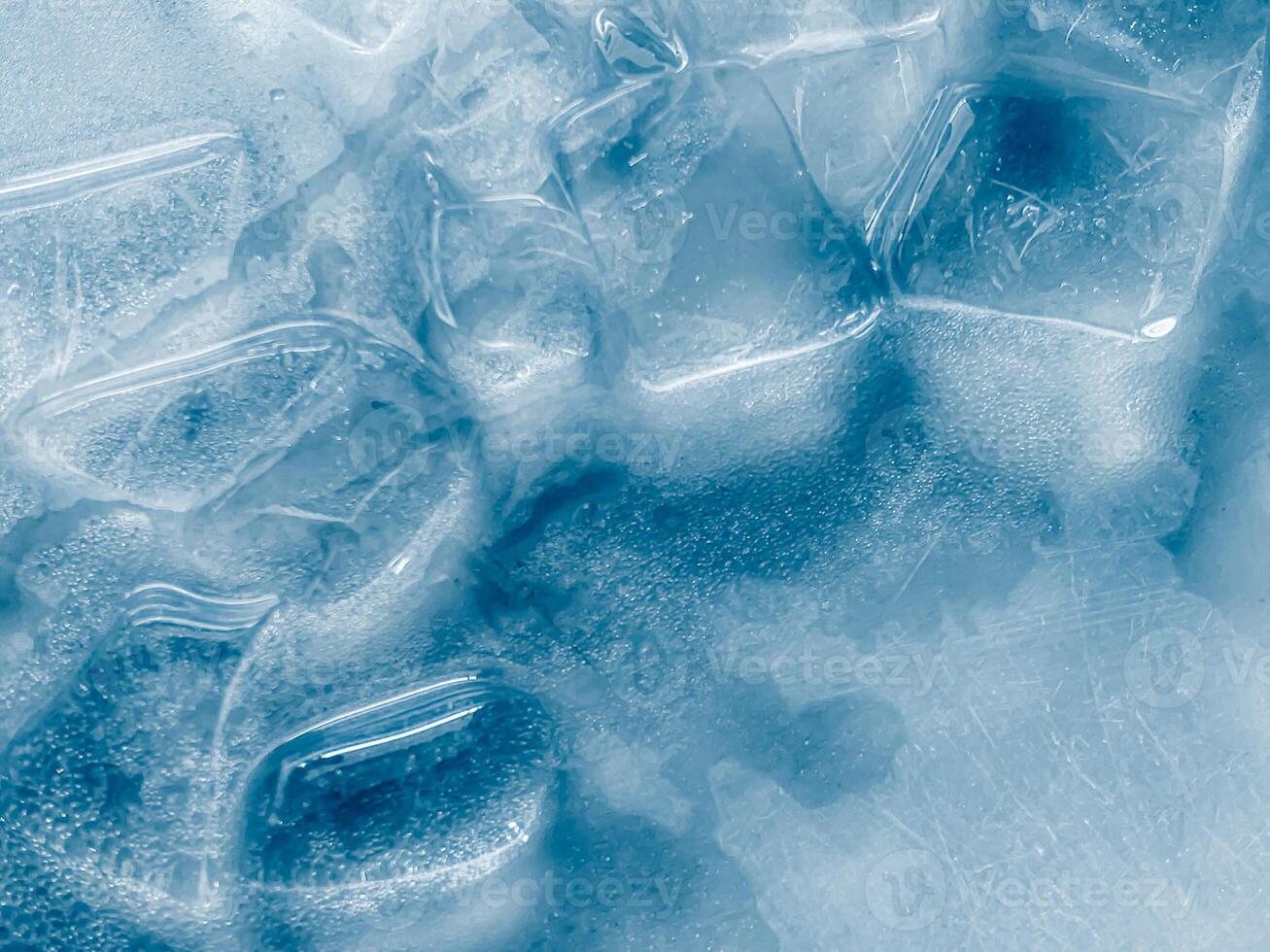 icecubes background,icecubes texture,icecubes wallpaper,ice helps to feel refreshed and cool water from the icecubes helps the water refresh your life and feel good.ice drinks for refreshment business photo