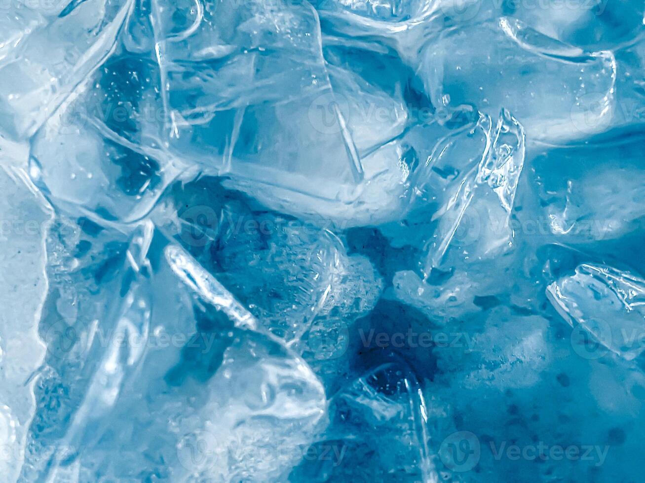 icecubes background,icecubes texture,icecubes wallpaper,ice helps to feel refreshed and cool water from the icecubes helps the water refresh your life and feel good.ice drinks for refreshment business photo