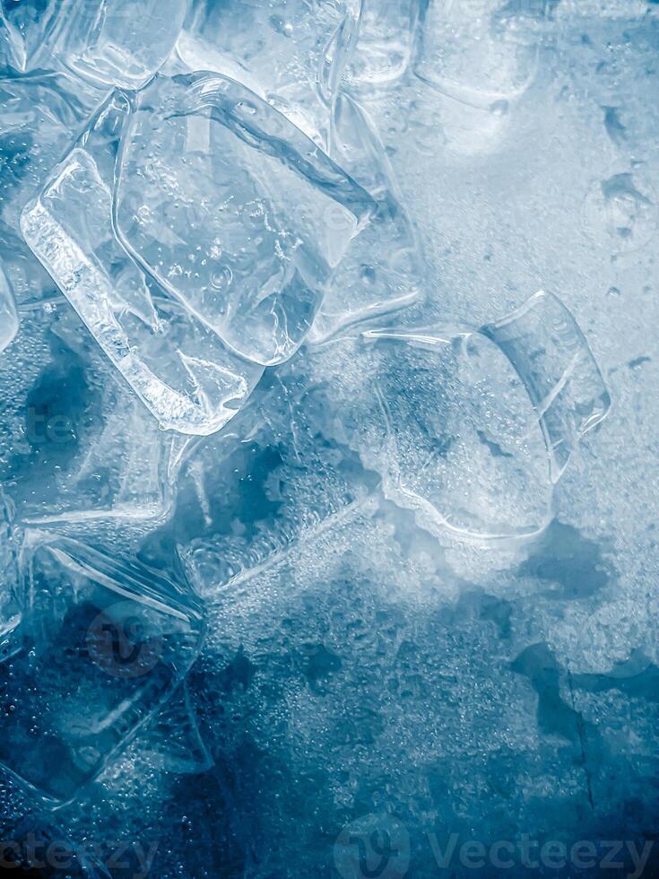 icecubes background,icecubes texture,icecubes wallpaper,ice helps to feel refreshed and cool water from the icecubes helps the water refresh your life and feel good.ice drinks for refreshment business photo