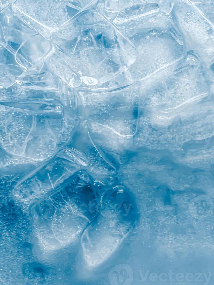 icecubes background,icecubes texture,icecubes wallpaper,ice helps to feel refreshed and cool water from the icecubes helps the water refresh your life and feel good.ice drinks for refreshment business photo