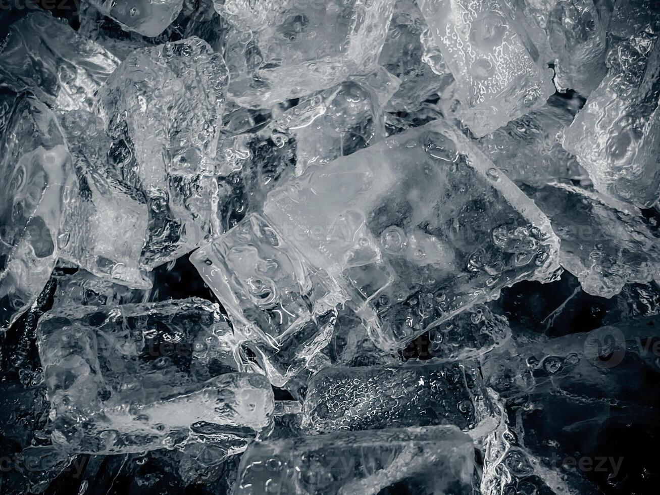 icecubes background,icecubes texture,icecubes wallpaper,ice helps to feel refreshed and cool water from the icecubes helps the water refresh your life and feel good.ice drinks for refreshment business photo