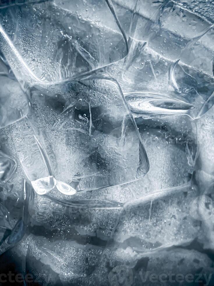 icecubes background,icecubes texture,icecubes wallpaper,ice helps to feel refreshed and cool water from the icecubes helps the water refresh your life and feel good.ice drinks for refreshment business photo