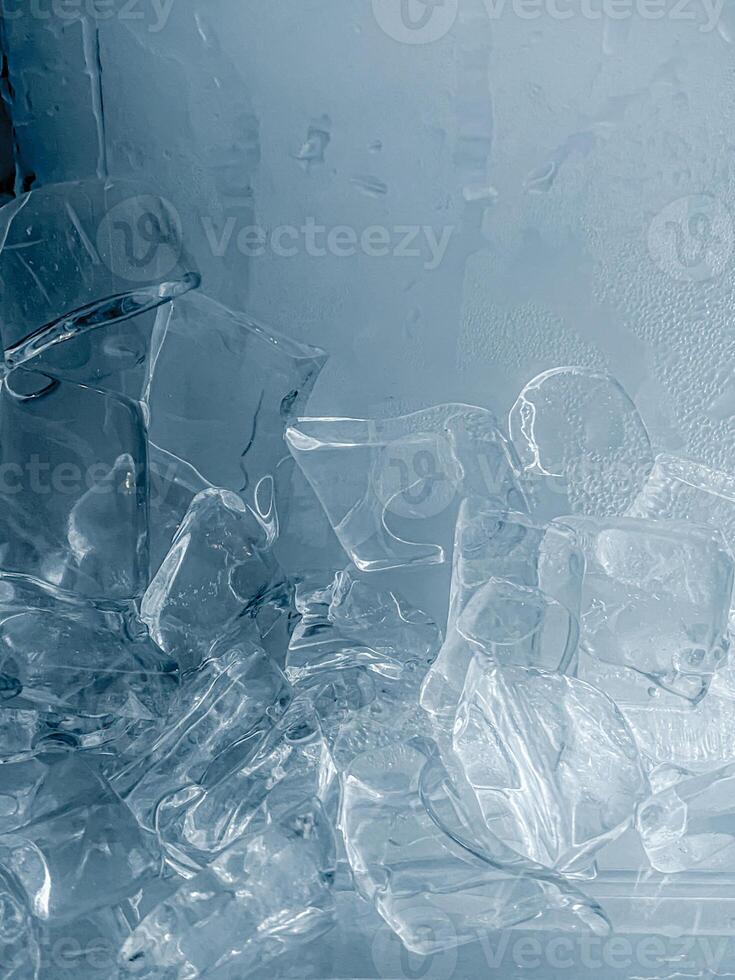 icecubes background,icecubes texture,icecubes wallpaper,ice helps to feel refreshed and cool water from the icecubes helps the water refresh your life and feel good.ice drinks for refreshment business photo