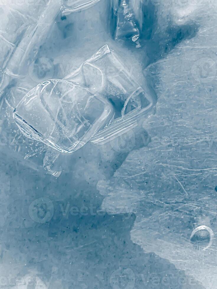 icecubes background,icecubes texture,icecubes wallpaper,ice helps to feel refreshed and cool water from the icecubes helps the water refresh your life and feel good.ice drinks for refreshment business photo