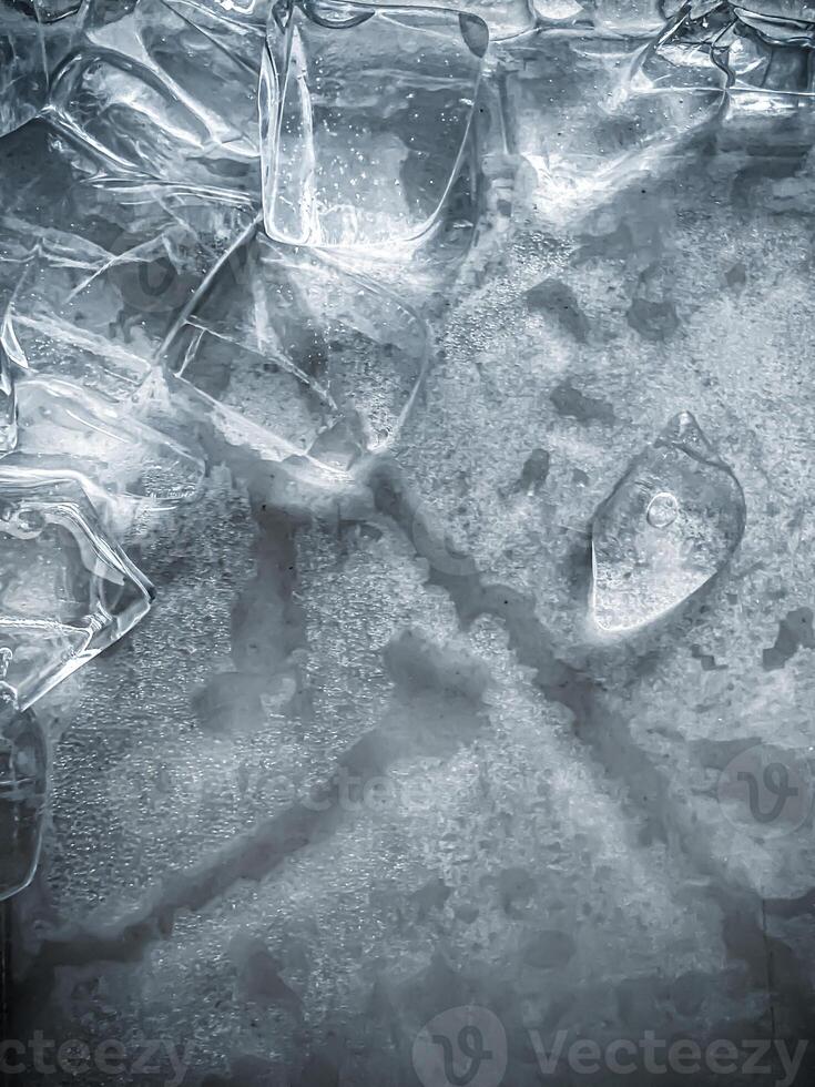 icecubes background,icecubes texture,icecubes wallpaper,ice helps to feel refreshed and cool water from the icecubes helps the water refresh your life and feel good.ice drinks for refreshment business photo