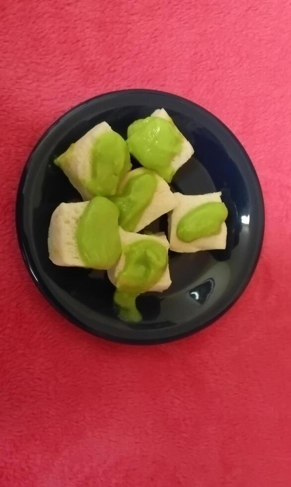 Pandan Custard Bread photo
