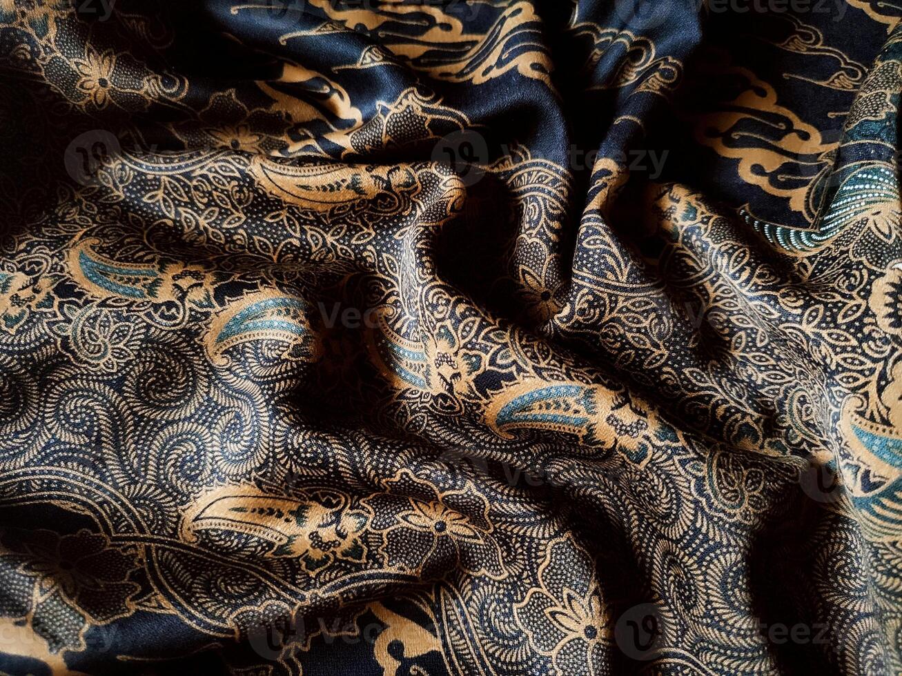 The patterns on traditional Batik, presenting visual and philosophical The patterns on traditional Batik, presenting visual and philosophical photo