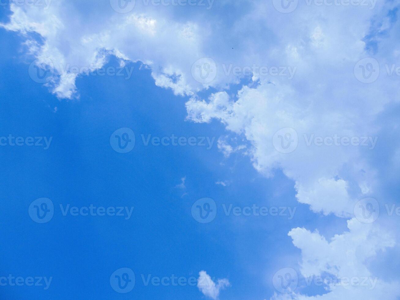 white cloud and blue sky photo