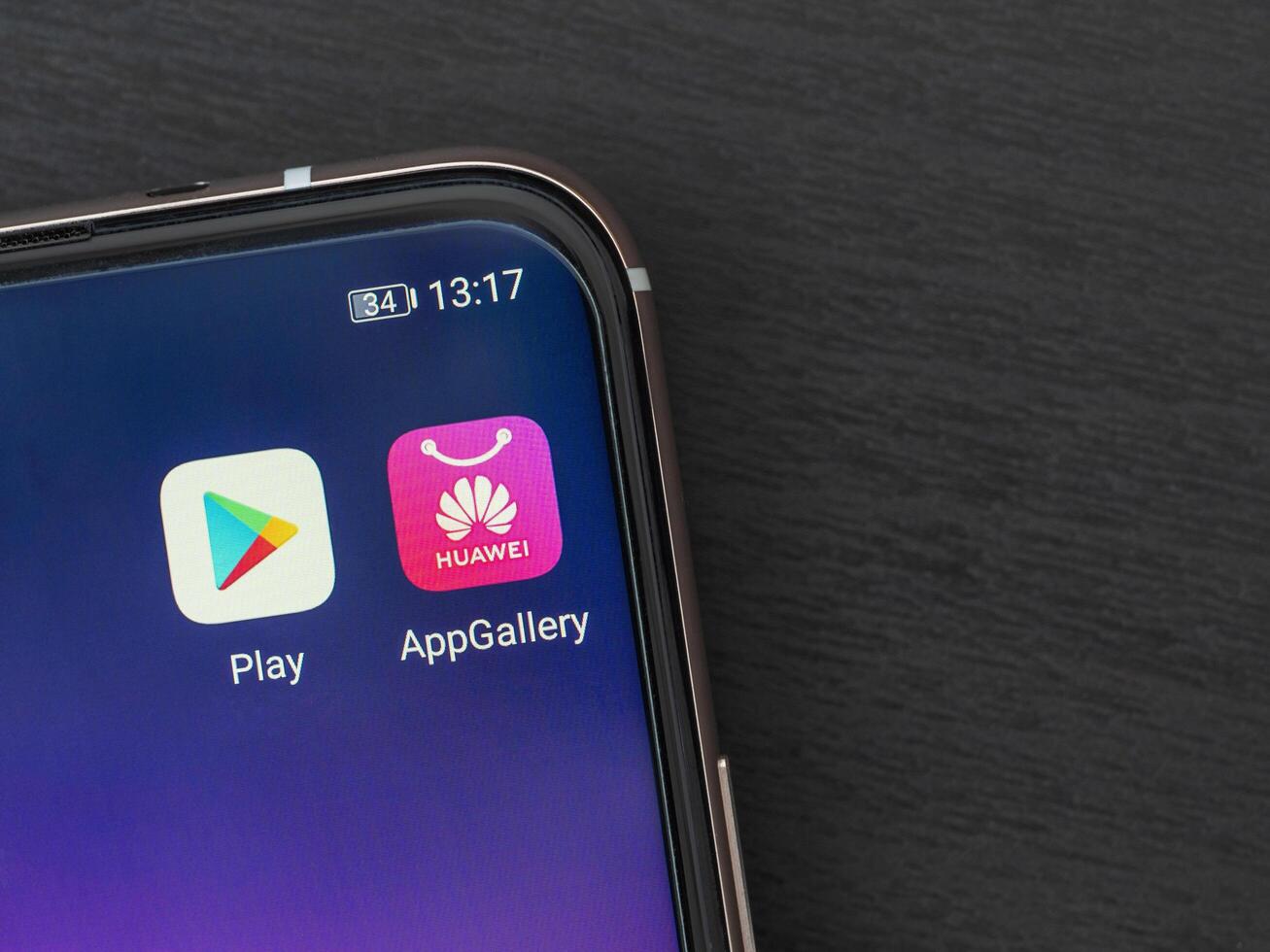App Gallary Huawei and Google Play Market photo