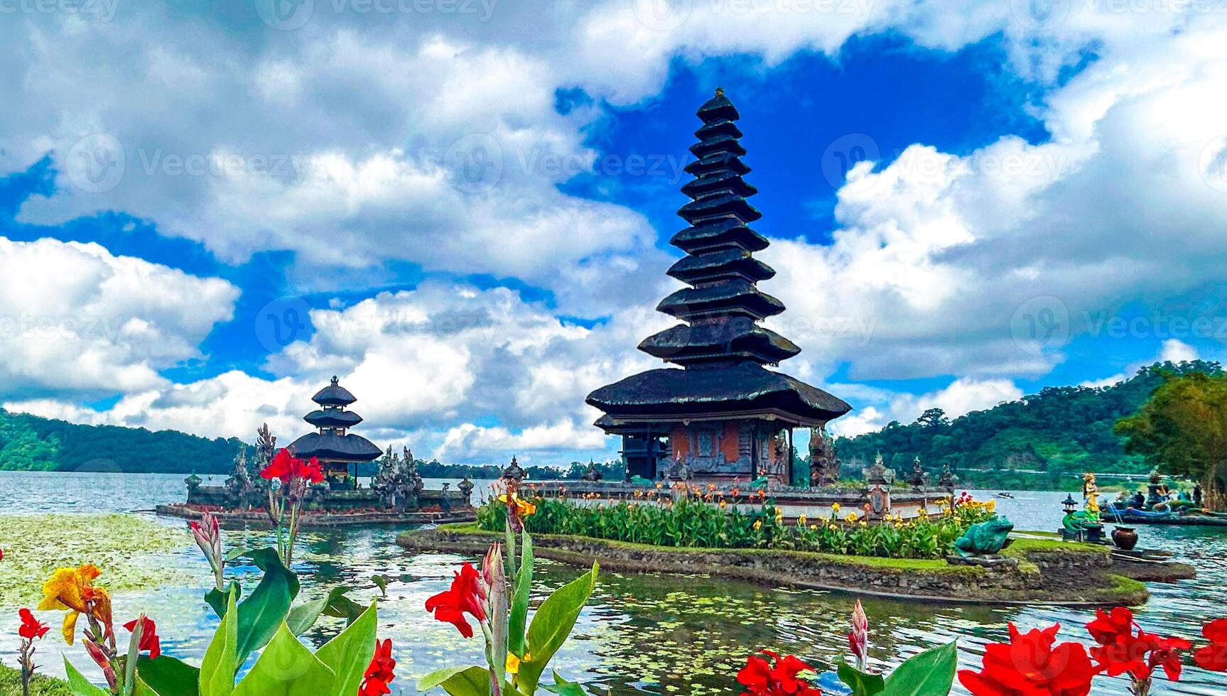 Ulun Danu Bratan Temple in Bali photo