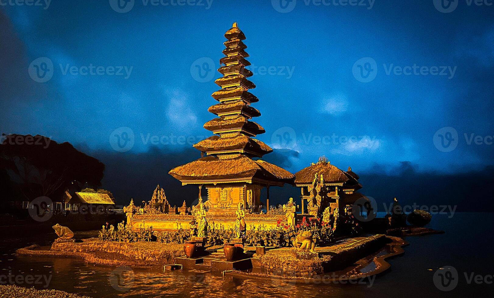 Ulun Danu Bratan Temple at night photo