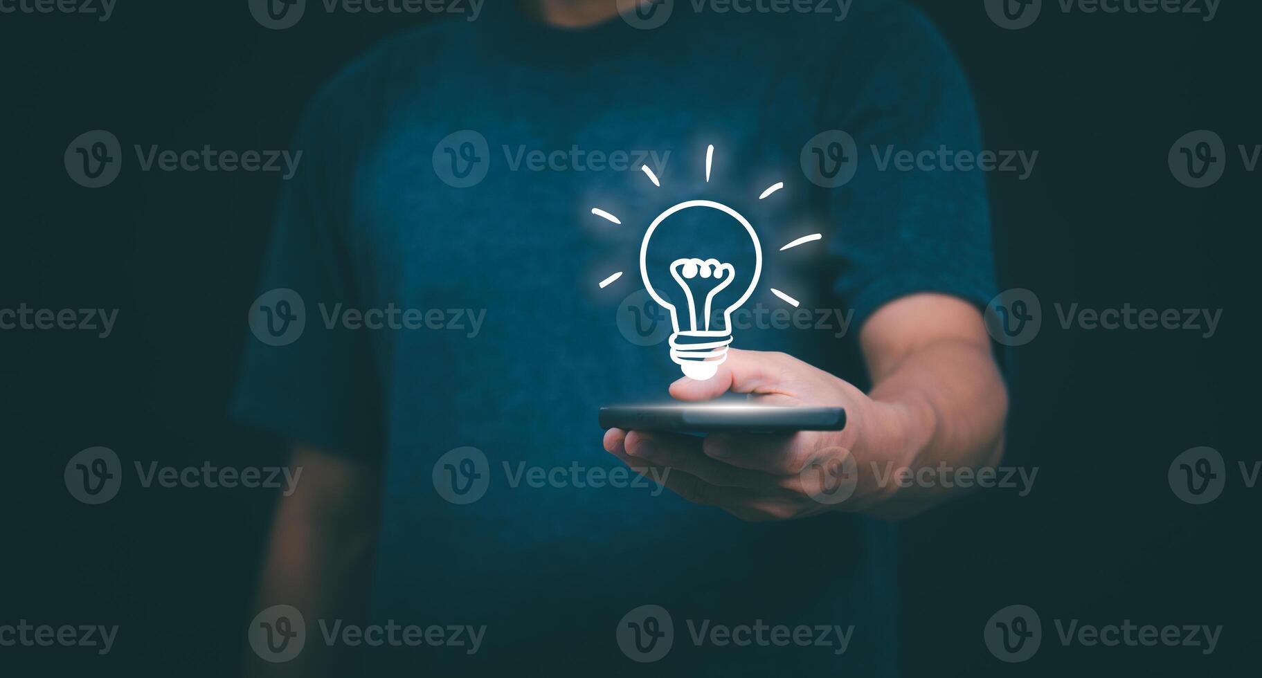 Individuals use creative ideas after being inspired by searching for information on the internet, ideas, management, and digital transformation. internet of things, big data, big data, data search photo